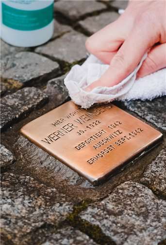 Der Stolperstein von Werner Weinberg.