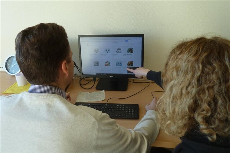 Der Studientag des Kollegiums des Gymnasium im Kannenbäckerland setzte seinen Fokus auf das Theme „Künstliche Intelligenz“.