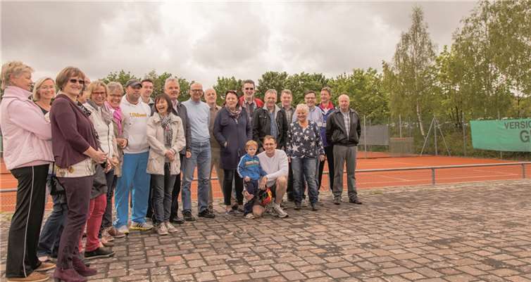 Der TC Blau Weiss Meckenheim-Tomburg eröffnete die Saison.privat