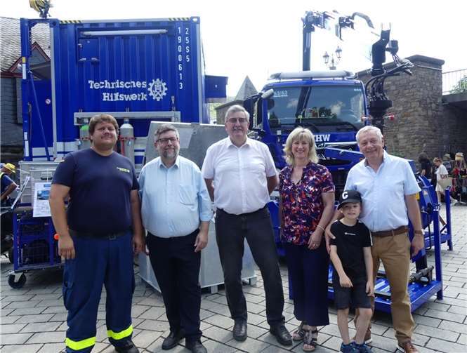 Der THW-Ortsbeauftragte Christoph Sesterhenn (li.) konnte zur Jubiläumsveranstaltung auch den Landrat sowie die beiden Cochemer Bürgermeister begrüßen. Fotos: TE
