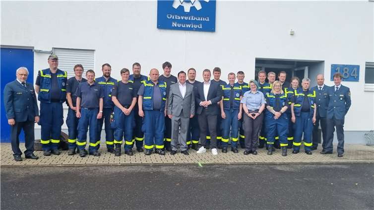 Der THW-Präsident Martin Gerster und der heimische Bundestagsabgeordnete Martin Diedenhofen zu Besuch beim THW Neuwied.  Foto:Gaby Wirtz
