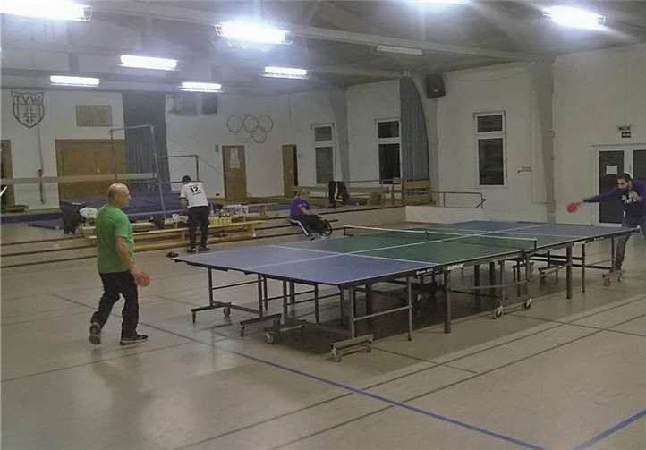 Der TV Weitersburg bietet beim Tischtennis Bewegung für Jung und Alt.privat