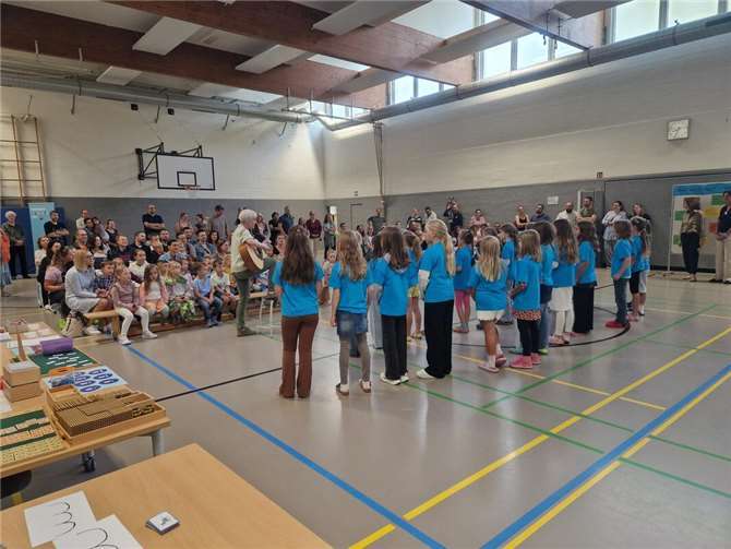 Der Tag der offenen Tür an der katholischen Grundschule Merl lockte viele Besucher an.  Foto: privat