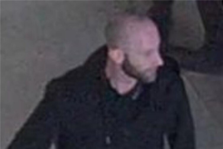 Der Tatverdächtige.