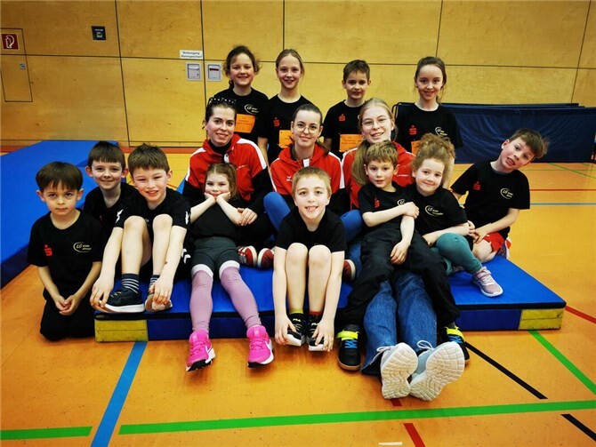 „Der Teamgeist und der Ehrgeiz der Kids sind einfach ansteckend“, freut sich das Übungsleiter-Team. 