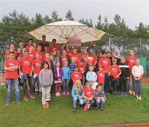 Der Tennis-Club Kottenforst in Buschhoven kann sich über 700-Euro-Spende freuen. privat