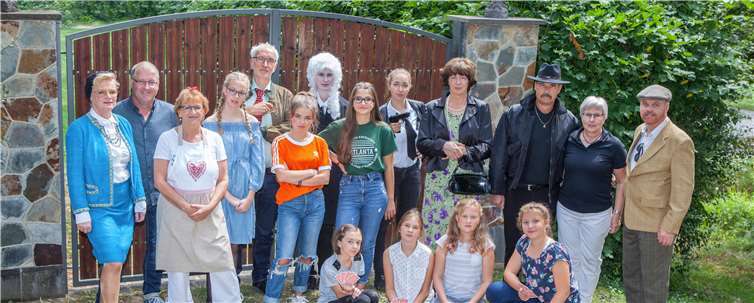 Der Theaterverein Düngenheim feiert sein 10-Jähriges mit einer Aufführung. Foto: Theaterverein Düngenheim
