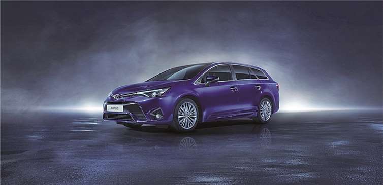 Der Toyota Avensis besticht mit seinem neuen Design. privat
