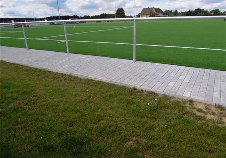 Der Traum vom Sportplatz. privat