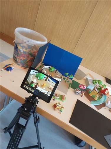 Erleben, Entdecken, Spaß haben – so war das Sommerferienprogramm 2025 Der Trickfilmworkshop mit medien.rlp – Institut für Medien und Pädagogik e.V. ermöglichte es den Kids, ihre eigenen Geschichten auf die Leinwand zu bringen. Foto: Maren Saxler, Kreisverwaltung Cochem-Zell