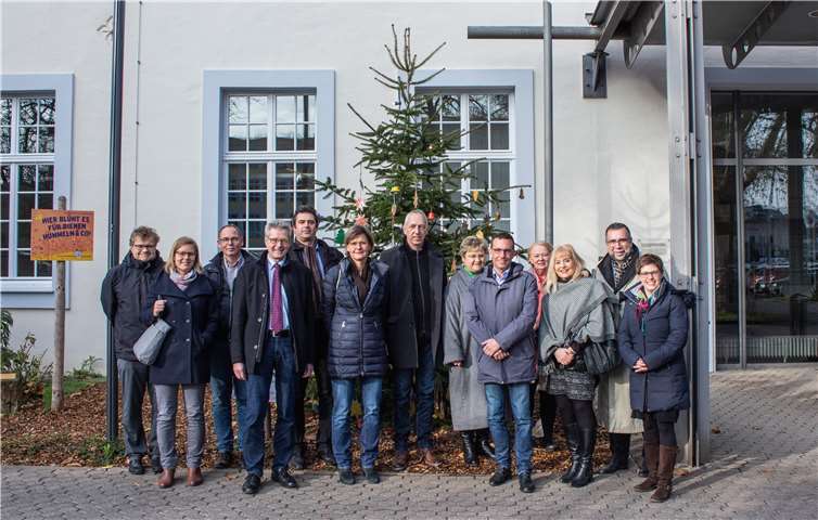 Der Trierer Dezernent für Kultur, Thomas Schmitt (5. v.li.) hatte die und Koblenzer Dezernentin Dr. Margit Theis-Scholz (3. v.li.) nach Trier eingeladen.privat