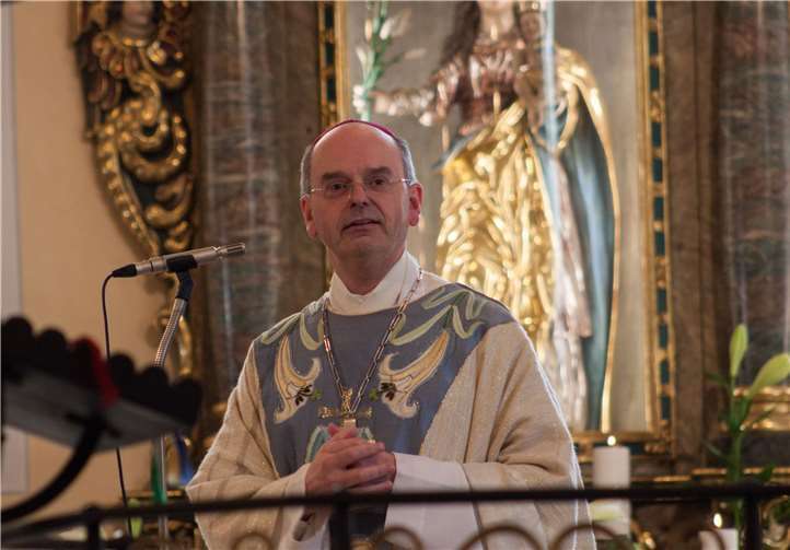 Der Trierer Weihbischof Robert Brahm feierte gemeinsam mit den Pilgerinnen und Pilgern in der Wallfahrtskirche St. Gertrud in Barweiler. Foto: Julia Fröder / Bistum Trier