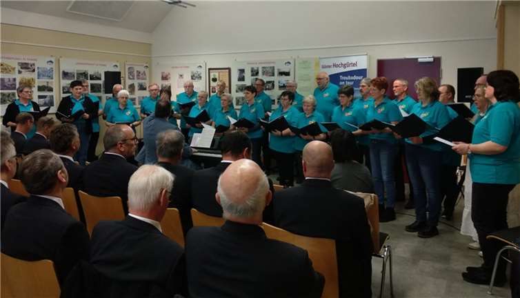 Der Trimbser Chor „ChoriNette“ bot ein musikalisch abwechslungsreiches Programm. Fotos: privat