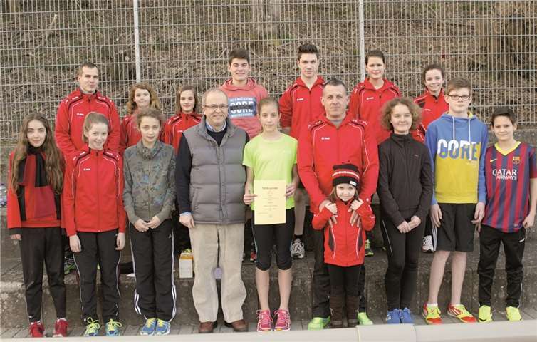 Der TuS Kaisersesch hat Julia Marinus die Ehrennadel des Vereins in Silber überrecht.Privat