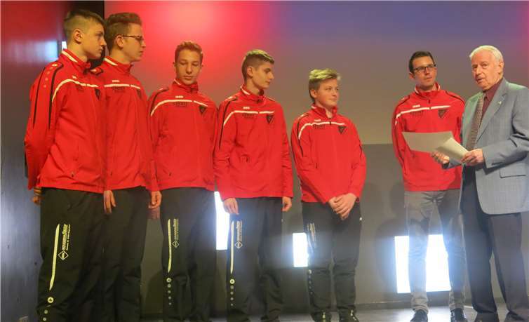 Der TuS Mogendorf wurde für seine vorbildliche Jugendarbeit ausgezeichnet.WR