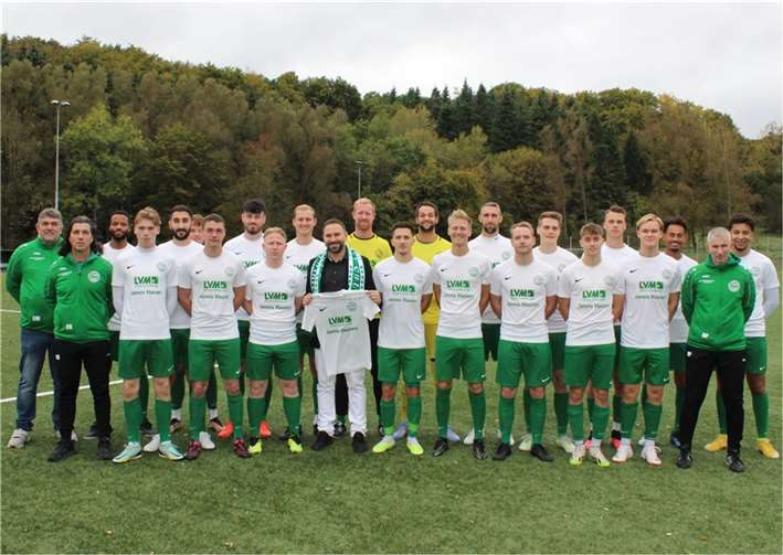 Der TuS Oberwinter in neuen Trikots. Foto: TuS Oberwinter