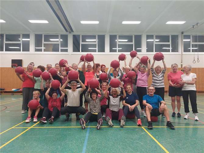 Der Turnverein ist eine motivierte und aktive Truppe.  Fotos: privat