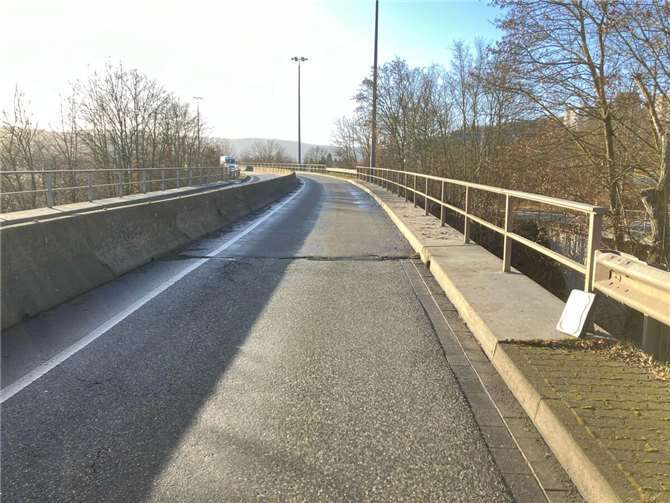 Der Überflieger der Kurt-Schumacher-Brücke wird für zwei Wochen voll gesperrt.  Foto: Stadt Koblenz/ Lars Kramosta