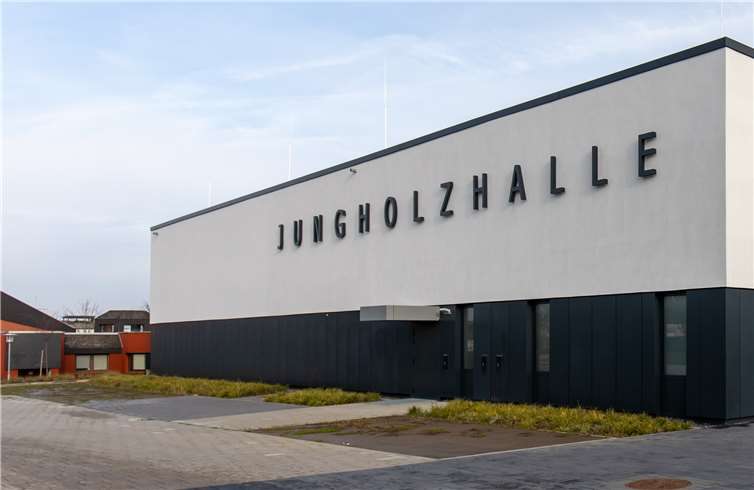 Der Übergang vom Kulturhaus Mosaik (links) zur Jungholzhalle war ein Thema der Ratssitzung.