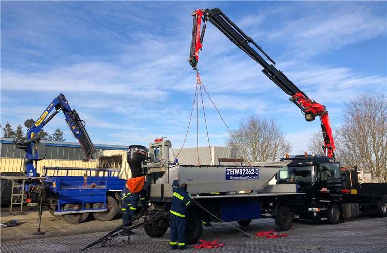 Der Umgang mit schwerem Gerät wurde geübt.Privat