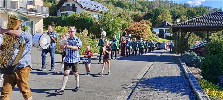 Der Umzug am Kirmessonntag. Fotos: Gabi Sedat