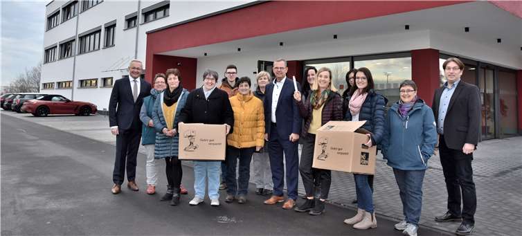 Der Umzug der Kreisabfallwirtschaft innerhalb des Neuwieder Gewerbegebietes Friedrichshof von der Rudolf-Diesel-Straße 10 in die Carl-Borgward-Straße 12 verlief ohne Komplikationen. Hiervon überzeugte sich Landrat Achim Hallerbach jetzt persönlich.