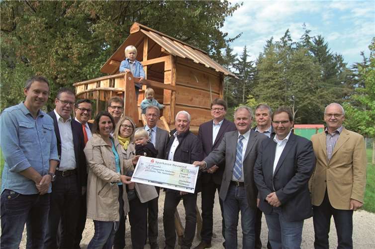Der Unternehmer-Stammtisch Neuwied machte dem Förderverein der integrativen Kindertagesstätte „Villa Kunterbunt“ in Andernach eine Freude - mit Sachspenden und einem Scheck über 3000 Euro. Privat