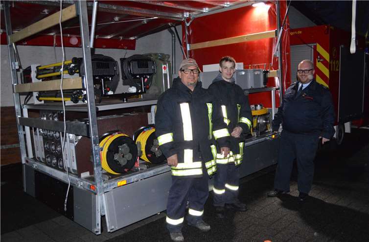 Der Unwetteranhänger des Landkreises Ahrweiler, stationiert in Hönningen, konnte besichtigt werden.