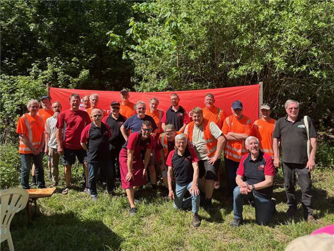 Ein guter Zug! Mit der „Brex“ zur Abtei Der Verein beweist, nur ein Miteinander verbindet Menschen und überwindet Grenzen. Foto: privat
