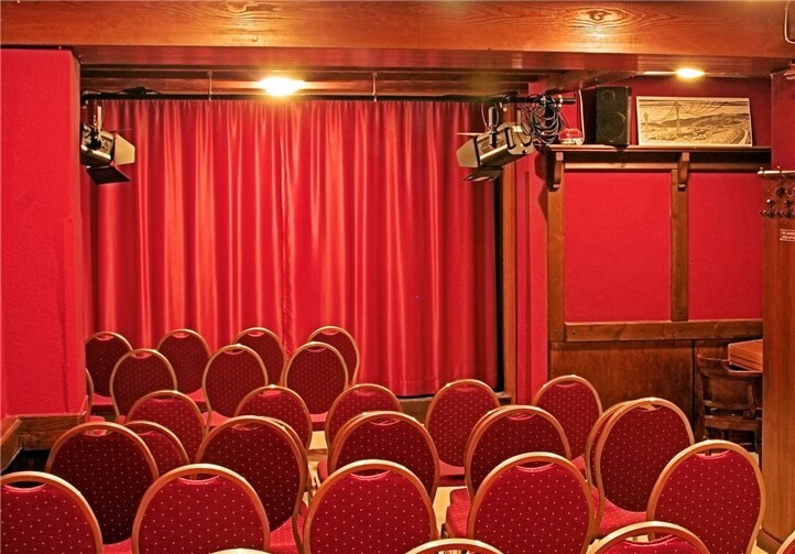 Der Vereinsring der Urbarer Vereine e.V. hat ein Crowdfunding-Projekt ins Leben gerufen, um das Theater Mittelrhein im Urbarer Kuklturgut zu retten. Foto: Vereinsring der Urbarer Verein e.V.