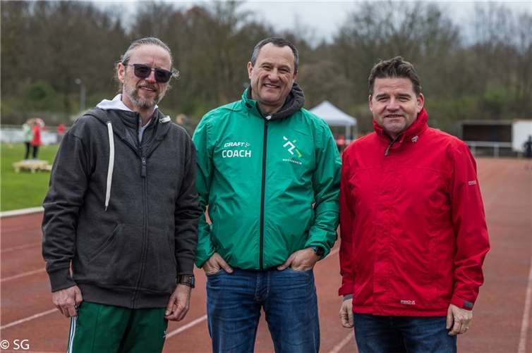 Der Vereinsvorstand durfte Bürgermeister Holger Jung im Preuschoff-Stadion begrüßen.
