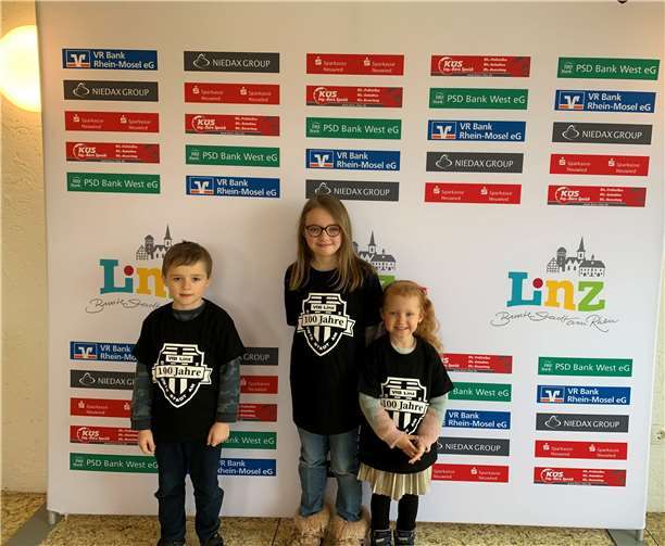 Der VfB Linz freut sich über die neuen Mitglieder Nummer 698 bis 700. Foto: privat