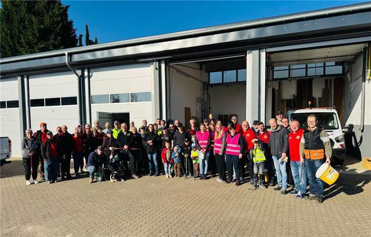 Der VfB Polch konnte zahlreiche Helfer begrüßen.  Foto: Gerd Klasen