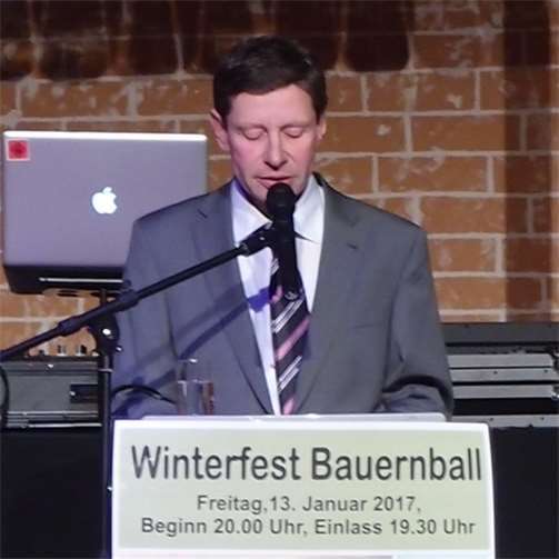 Der Vlf-VorsitzendePeter Reuter und diestellvertretende LandrätinNotburga Kunert spracheneinige Grußworte.Fotos: -LS-