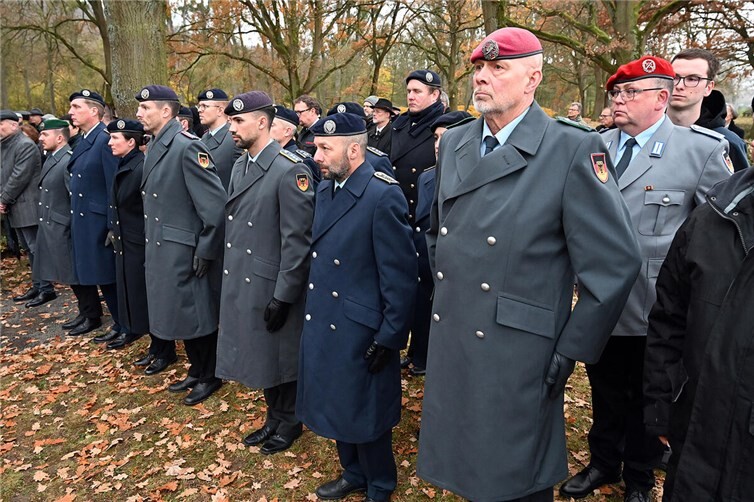 Der Volkstrauertag ist ein staatlicher Gedenktag für alle Opfer von Kriegen und Gewaltherrschaft.