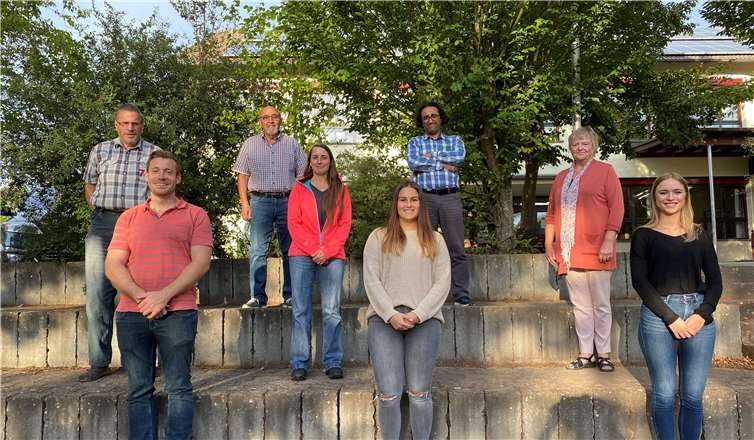 Der Vorsand_ (v.l.) Wolfgang Klockner, David Schneider, Hubert Emunds, Andrea Rox, Lena Kern, Faruk Kanoglu, Marita Herrn und Pia Klaus. Es fehlen: Frank Schwarz, Britta Huhn und Anja Birrenbach.Foto: privat