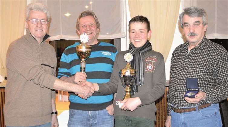 Der Vorsitzende Hans Zimmer, Robert Koltermann, Christian Koltermann und Hans-Günter Michel. AB