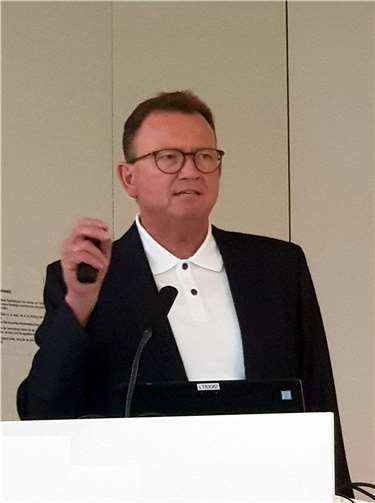 „Schneller als andere sein“ Der Vorsitzende der CDU-Kreistagsfraktion Mayen-Koblenz Georg Moesta äußerte sich im Rahmen der Kreistagssitzung zum Thema der „Smarten Region MYK10“. Foto: CDU-KreistagsfraktionMayen-Koblenz