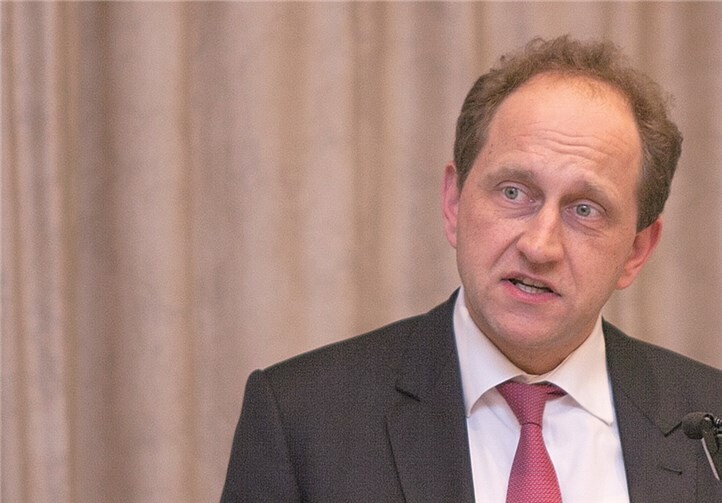 Der Vorsitzende der FDP-Gruppe im Europäischen Parlament, Alexander Graf Lambsdorff, berichtete beim FDP-Kreisparteitag in Bad Neuenahr über die Politik in Brüssel und Berlin.