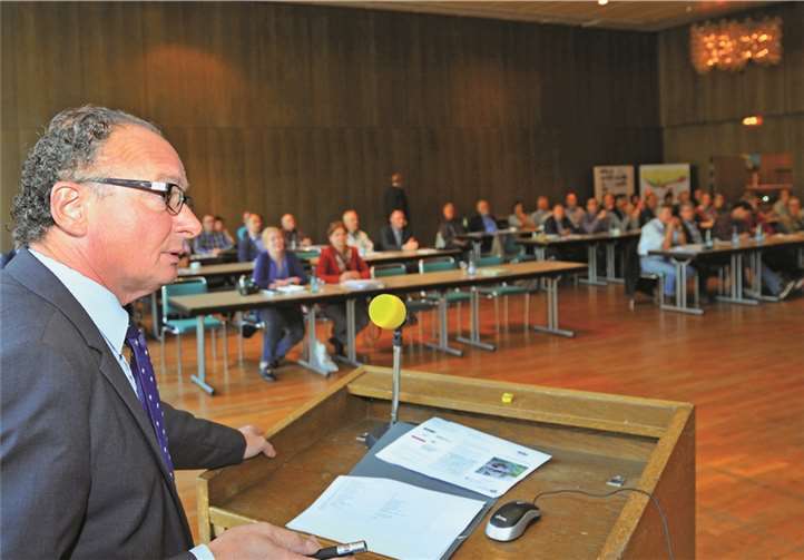 Der Vorsitzende der Hochwassernotgemeinschaft Rhein, Andernachs Oberbürgermeister Achim Hütten, begrüßte die Tagungsteilnehmer. Stadt Andernach