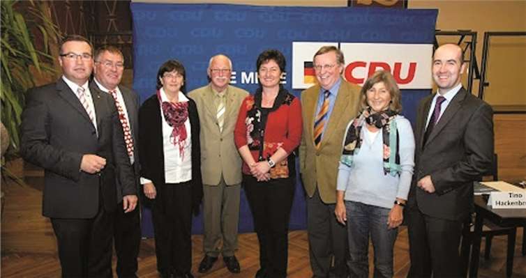 Der Vorsitzende der Kreis-CDU in Ahrweiler, Horst Gies neben Werner Gail, Maria Kittel, Richard Keuler, Petra Schneider, Karl-Heinz Sundheimer, Ingrid Strohe und dem Vorsitzenden der CDU im Brohltal, Tino Hackenbruch (v. l.). privat