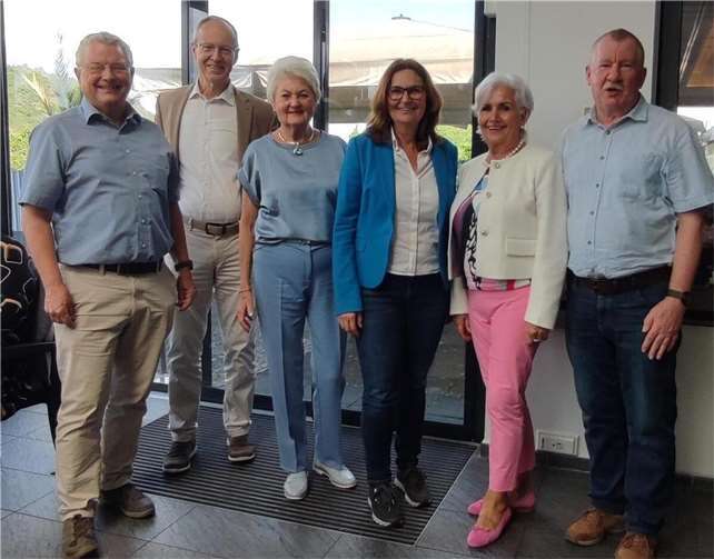 Politisches Café mit der Bundestagsabgeordneten Mechthild Heil Der Vorsitzende der Senioren-Union Andernach, Richard Welter, hatte die Mitglieder der Senioren-Union im Kreis Ahrweiler zu einem politischen Café mit der gemeinsamen Bundestagsabgeordneten Mechthild Heil ins Parkhotel nach Andernach eingeladen. Foto: privat