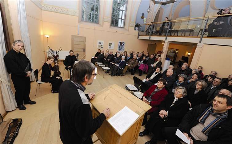 Der Vorsitzende des Bürgervereins Synagoge, Klaus Liewald, begrüßte die Gäste zur Gedenkveranstaltung. -FIX-