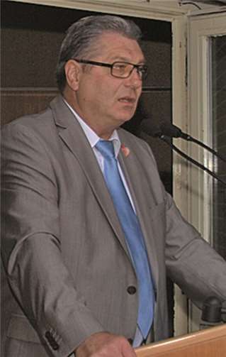 Der Vorsitzende des CDU-Ortsverbandes Wallersheim, Wolfram Reinstädler, ist ein Vollblutpolitiker und ein „Waschemer“.