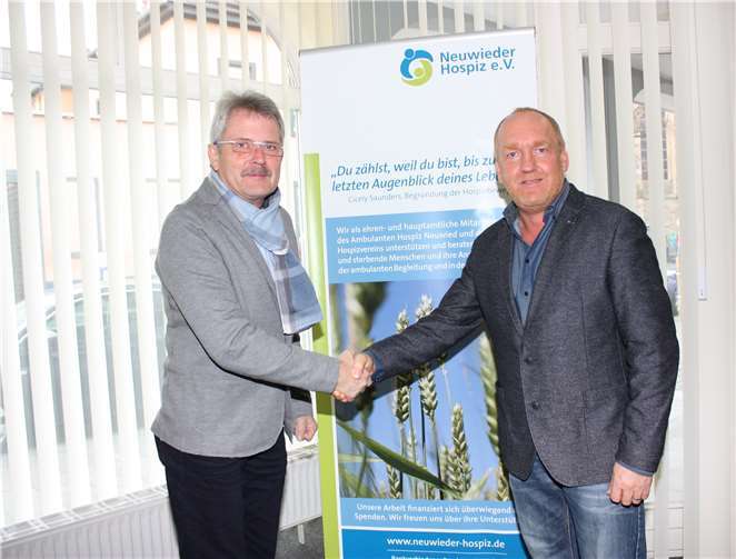 Der Vorsitzende des Hospizvereins, Hans-Peter Knossalla (links) und Thomas Müller. Foto: Hospizverein