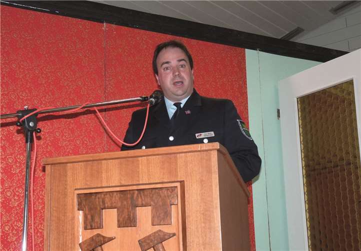 Der Vorsitzende des Kreisfeuerwehrverbandes Mayen-Koblenz e.V., Jens Nikolai begrüßte zahlreiche Wehrleute sowie politische Vertreter zur diesjährigen Frühjahrstagung in der Beller Gemeindehalle.