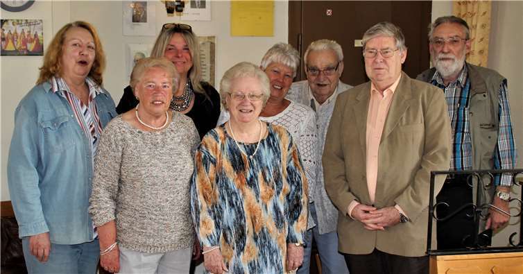 Der Vorstand: Marion Klein, Inge Blum, Bettina Stahn, Christa Seul, Bärbel Müller, Engelbert Kleber, Peter Seul, Herbert Klein (v. l.). Foto: privat
