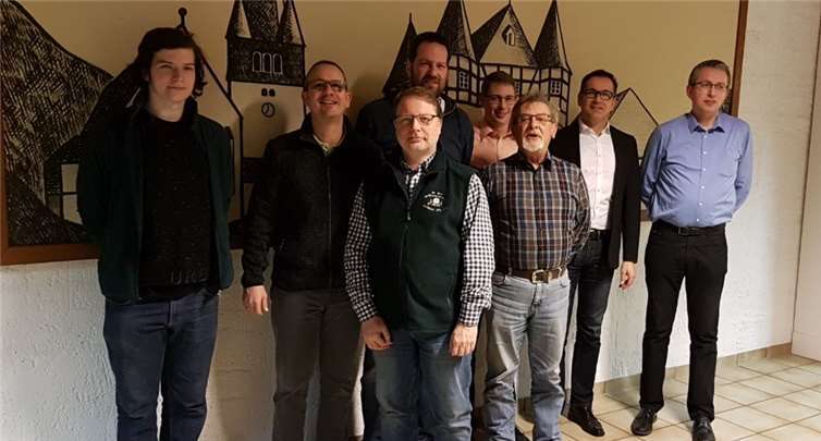 Der Vorstand: Schriftführer Sebastian Heidgen (v.li.n.re.), Brudermeister Alexander Knopp, Fähnrich Frank Heidgen Hauptmann Jörg Weidenbach, Jungschützenmeister Dominik Krebs, Schießmeister Klaus Pasternak, Oberleutnant Guido Knopp und Kassierer Stefan Rieke. Es fehlt die 2. Kassiererin Sabine Weidenbach. privat