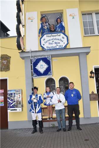 Der Vorstand bedankte sich mit dem Sessionsorden.Foto: privat