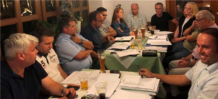 Der Vorstand bei den Beratungen über den CDU Wahlvorschlag. Patrick Schaden, CDU Rhein-Mosel